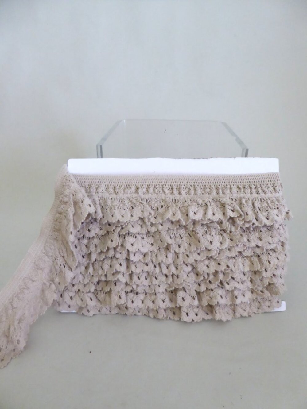 NEW 2” x 4 YARDS + 18” BEIGE RUFFLED CROCHET ELASTICIZED LACE TRIM BOLT SEWING - Picture 3 of 6